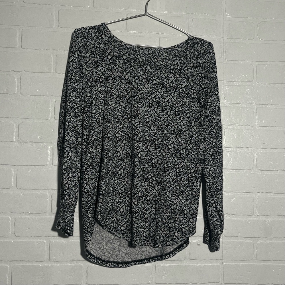 LOFT Relaxed Bishop Cuffed Sleeve Blouse Black and White Floral High-Low Hem